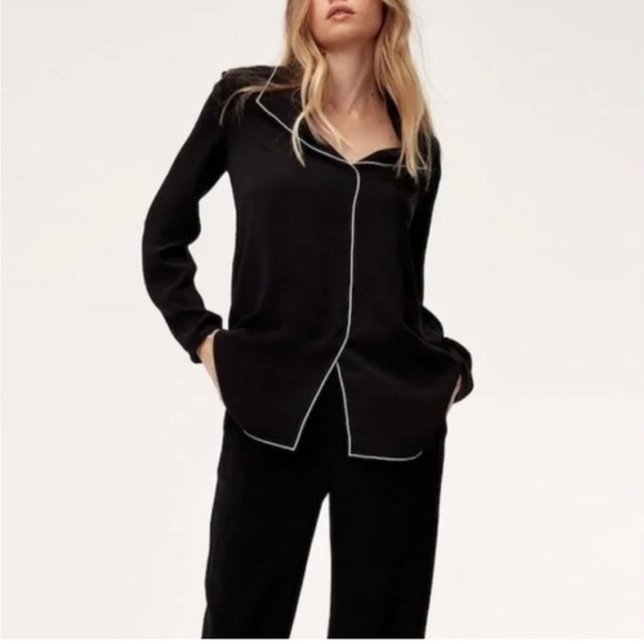 Babaton Aritzia Rena Black Long Sleeeve Blouse w/White Piping Size XS - Picture 1 of 12